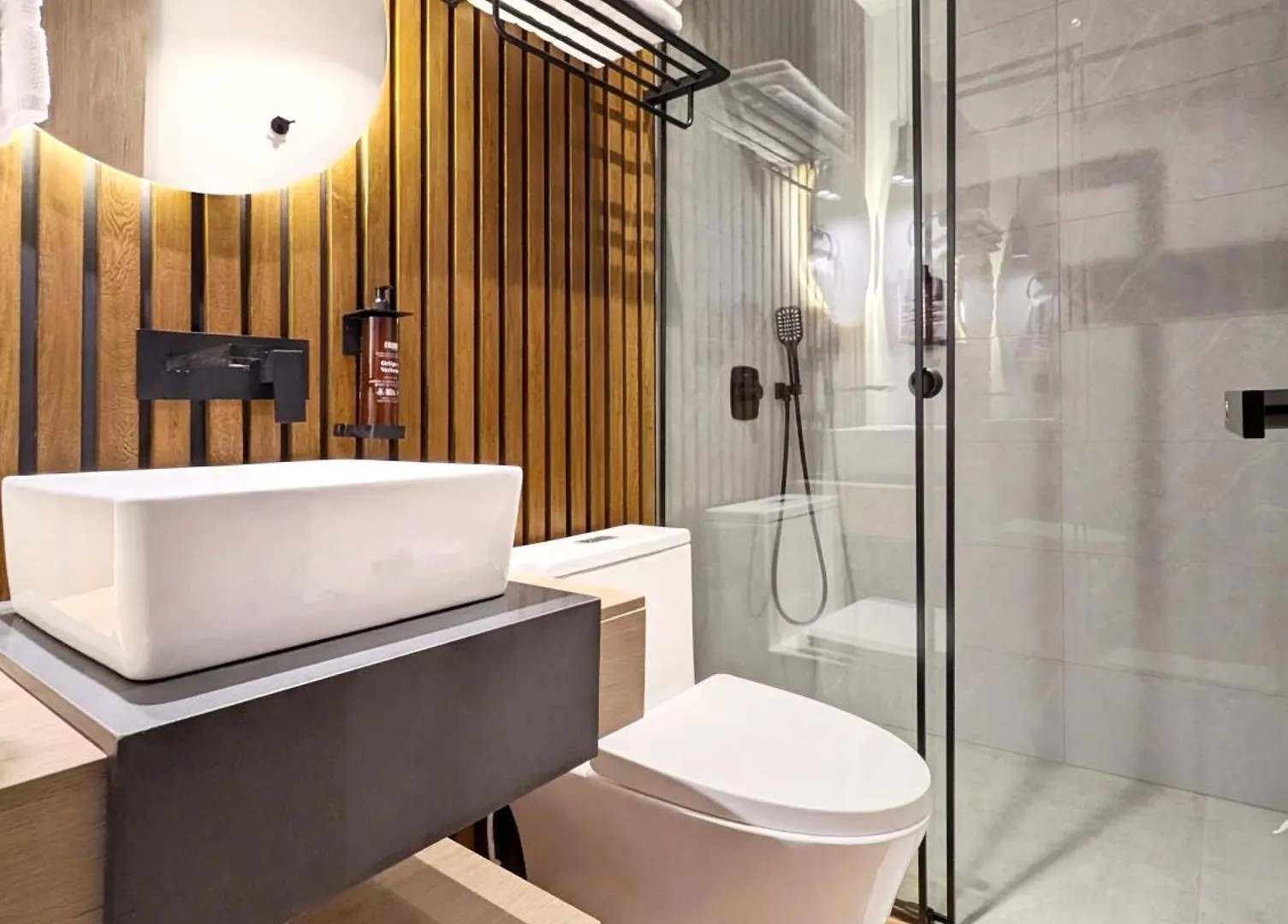 ****  Moa Select Hotel Medellín Colombia
