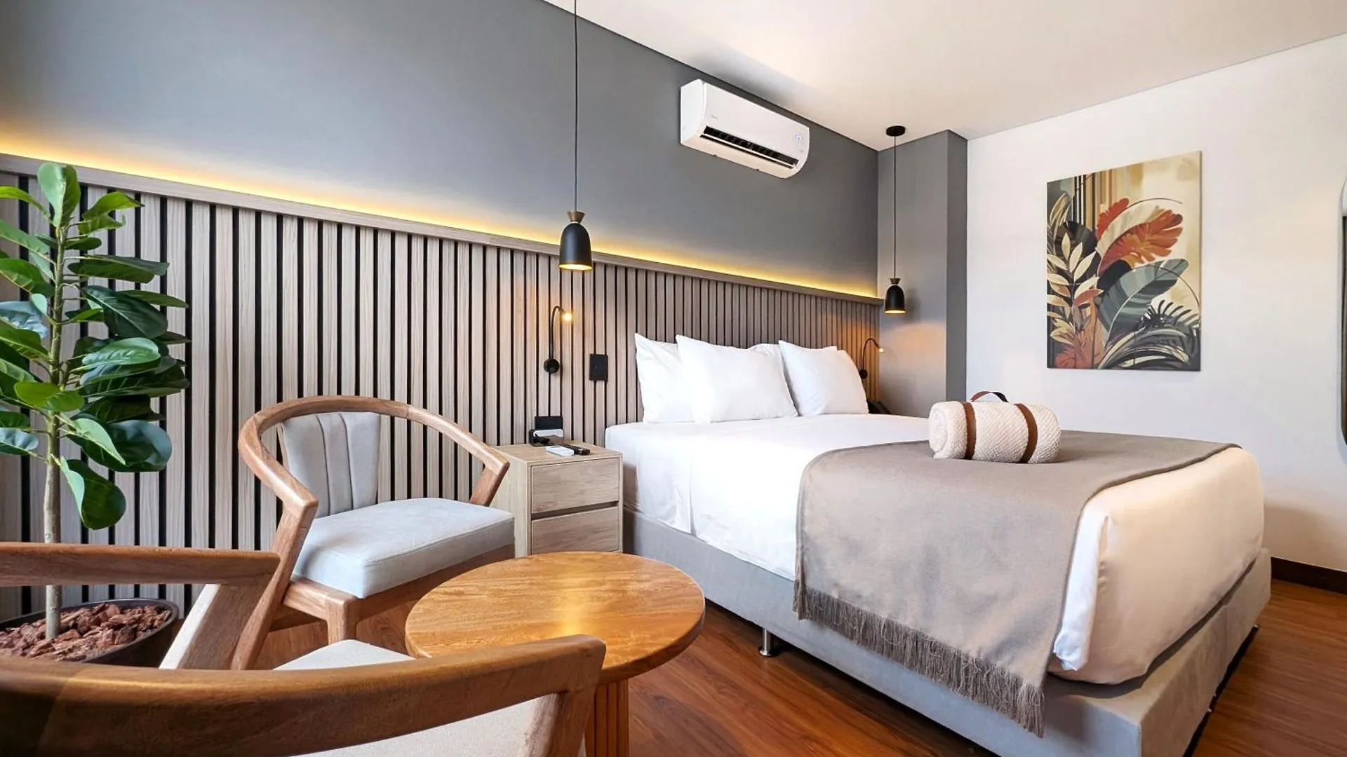 Hotel Moa Select Medellín