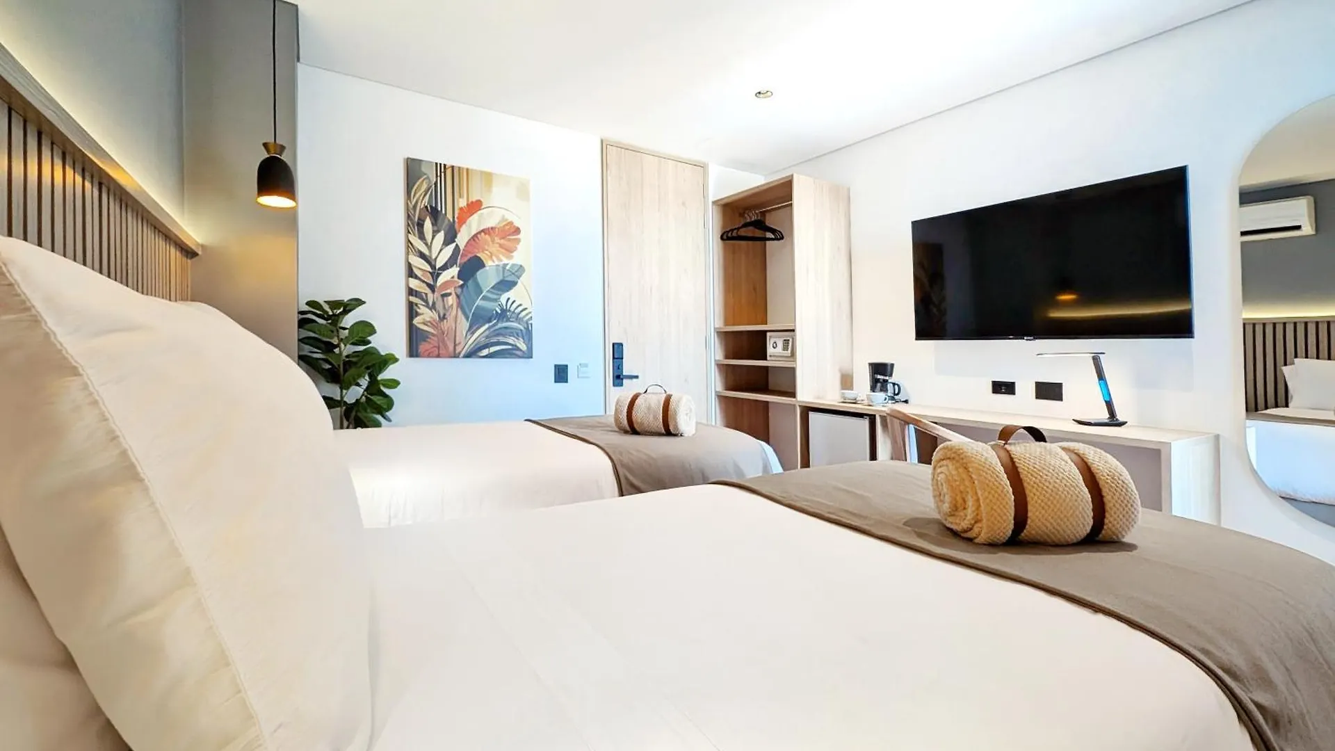 Moa Select Hotel Medellín 4*,  Colombia